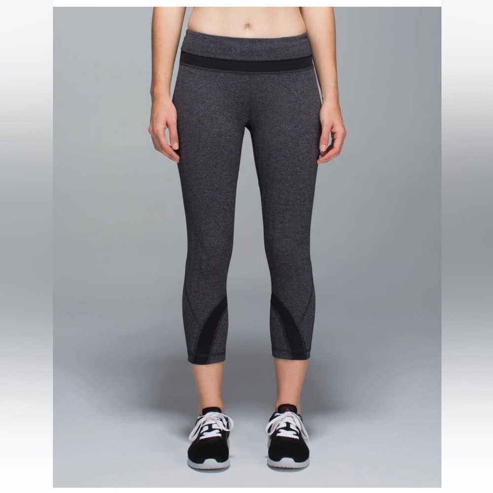 LULULEMON Run Inspire Crop ll
Leggings Heathered Herringbone
Black Sz 4